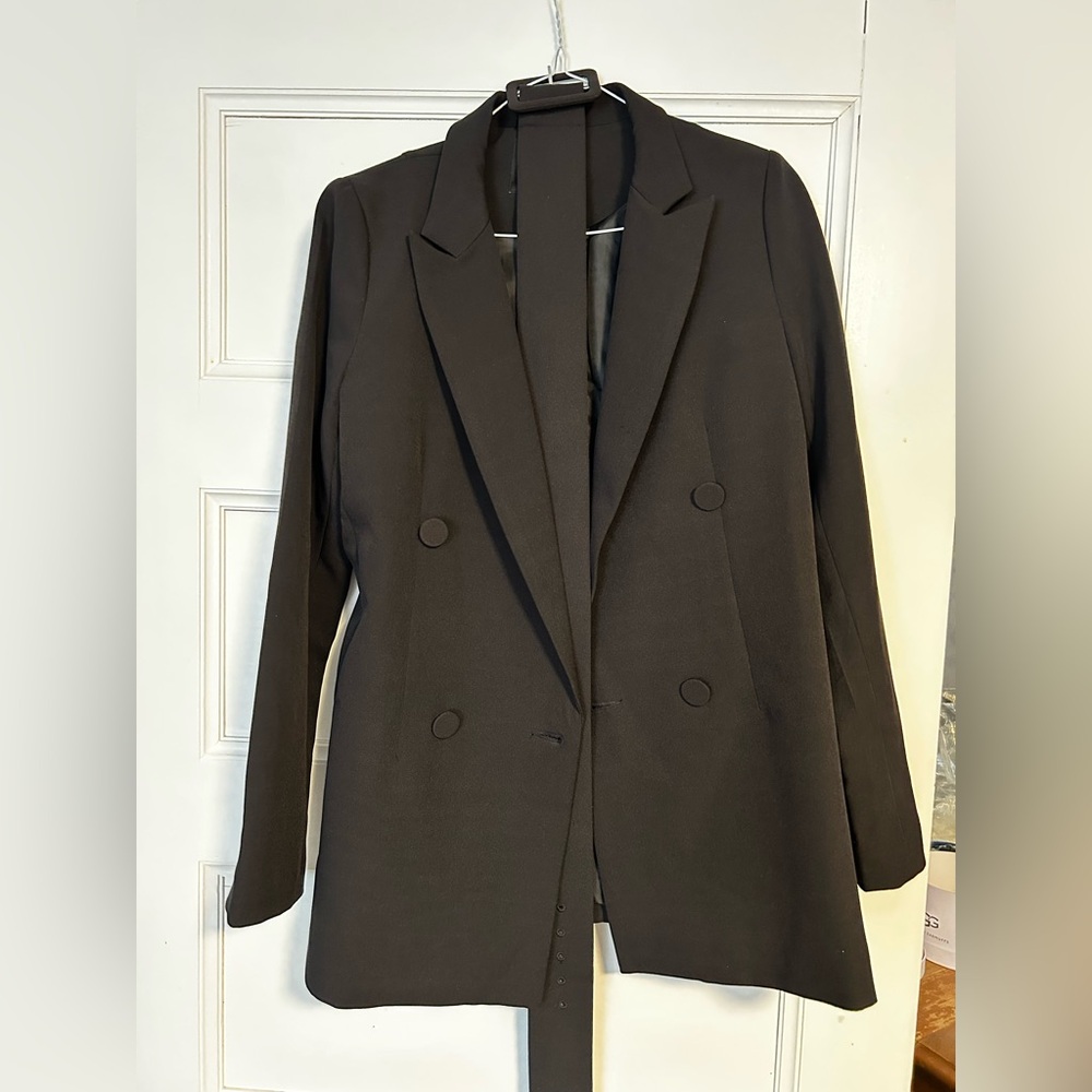 Bundle of two Elegant Black and beige Double-Breasted Women's Blazer with belt